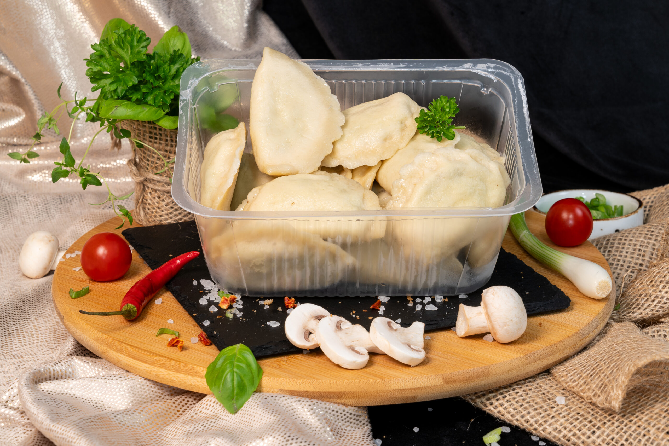 Pierogi z kapustą i pieczarkami opak.600g - obrazek 4