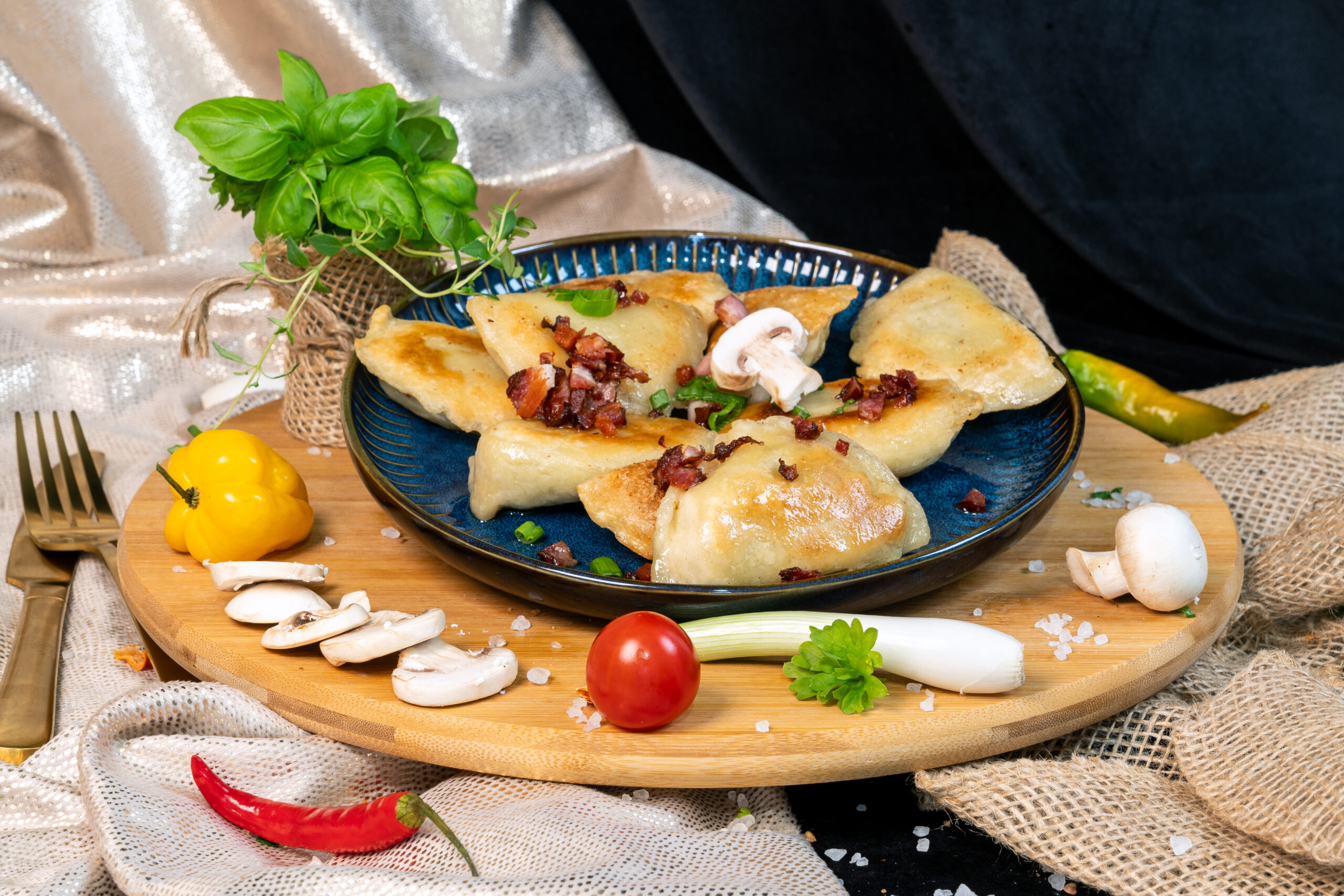 Pierogi z kapustą i pieczarkami opak.600g - obrazek 2